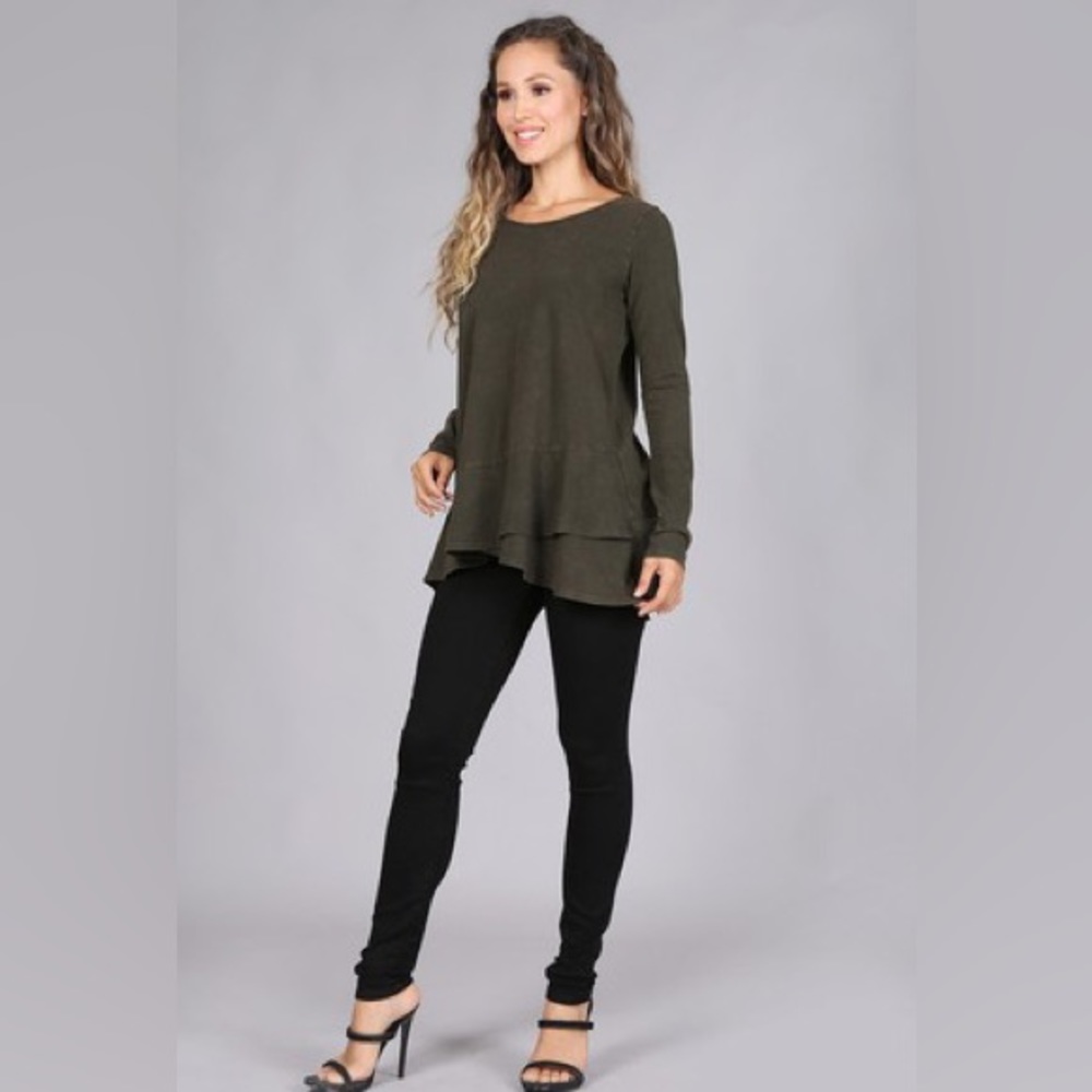 Chatoyant soft tunic in moss